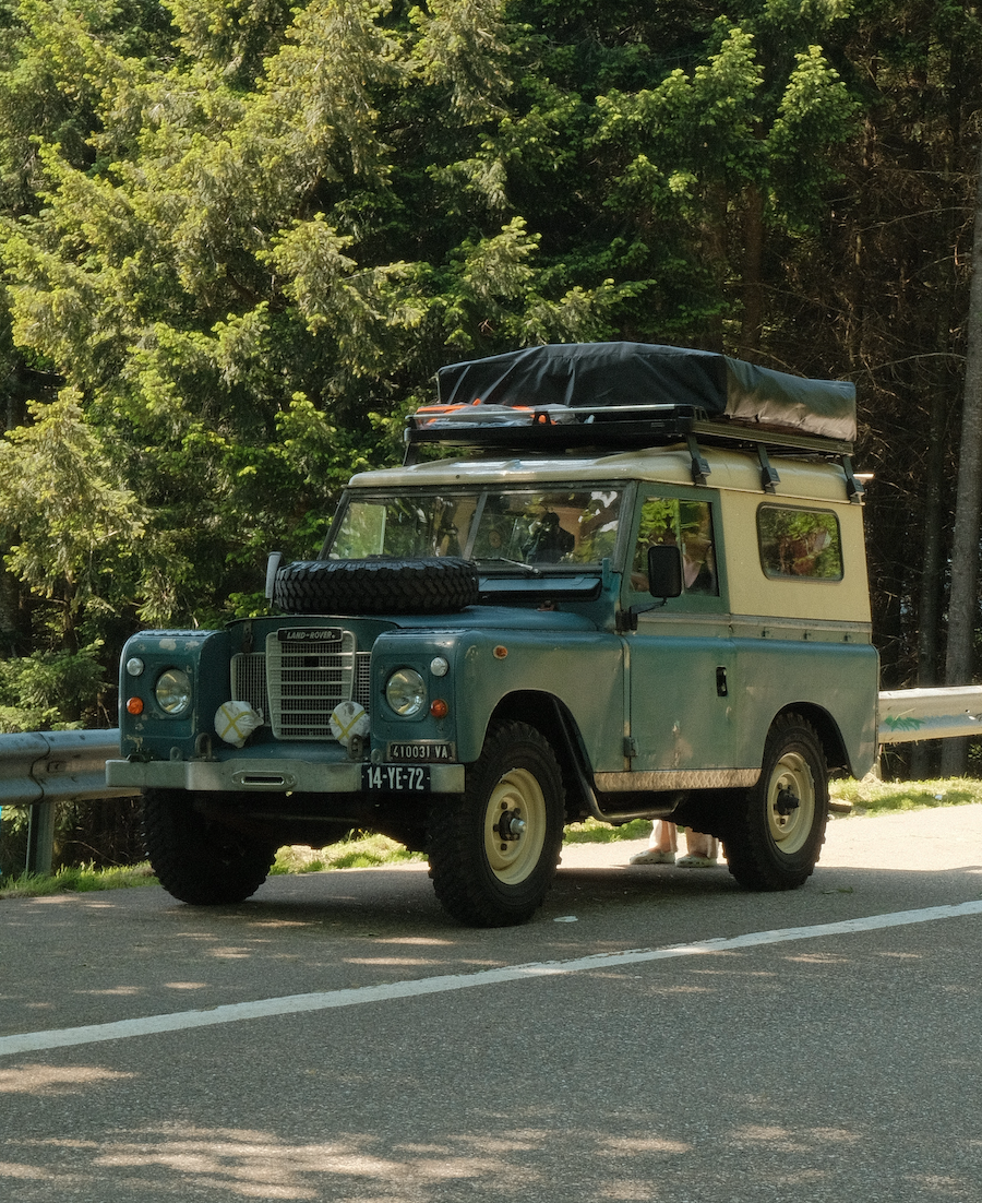 Land Rover Series III · Marine Blue